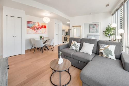 Modern & Cozy Home in the Heart of Downtown Vancouver, Vancouver