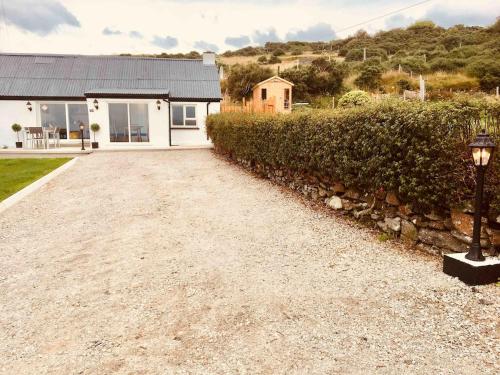 Skats, Brownes Sea View Cottage No 2 Dungloe 14km in Lettermacaward