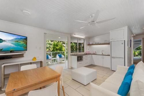 By The Sea Port Douglas - image 2