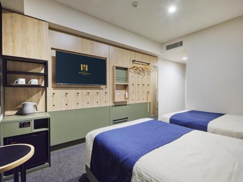 Standard Twin Room with Extra Bed image 5