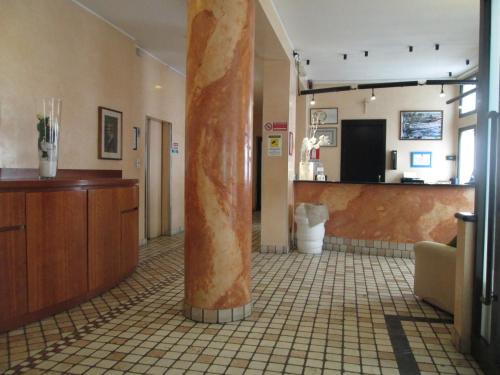 Lobi, Hotel Stazione sul lago di Iseo in Paratico