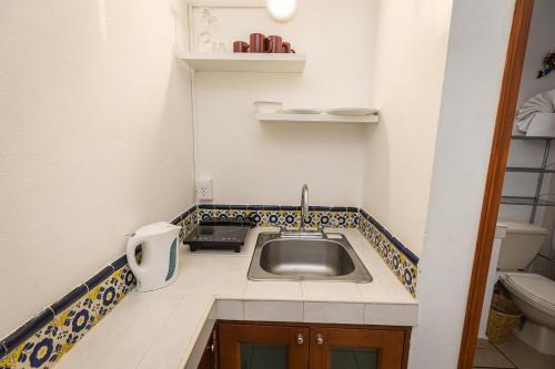 Studio Apartment image 5