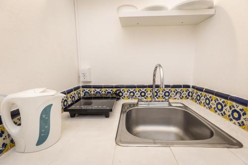 Studio Apartment image 9