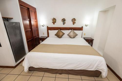 Studio Apartment image 3