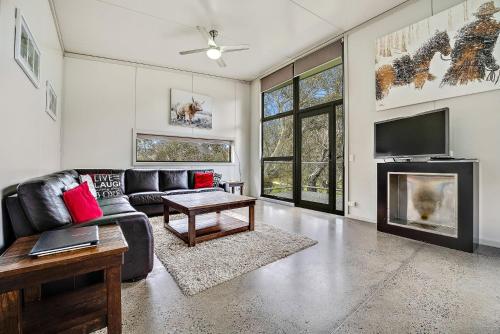 Ecocrackenback 13 Sustainable chalet. - Pipers Creek