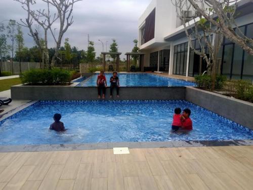 QaisaraHomestay near splashmania KLIA PICC & cyber - image 12
