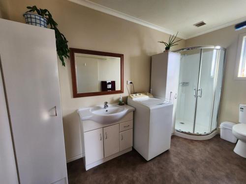 Guest Suite with private entry own kitchen and bathroom, Oamaru (Foto 9)