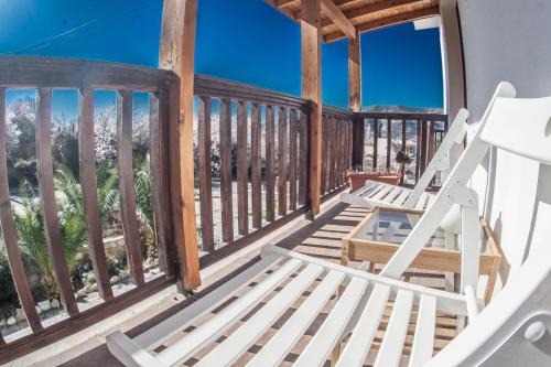 Balkons/terase, Lania Royal Oak House by TrulyCyprus in Laneia