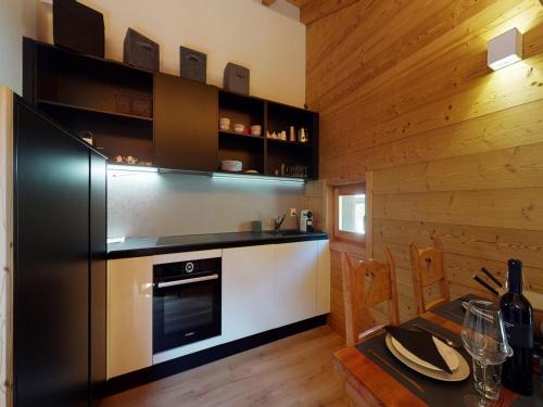 kuhinja, Apartment on ski slopes of Prarion in Nendaz