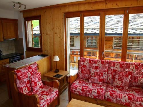 Cozy apartment with Rhône Valley view