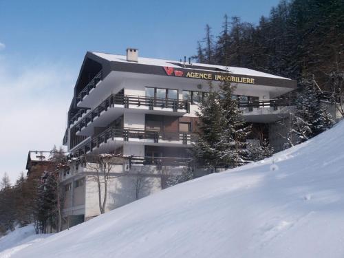 Alluring apartment in the heart of valley, Veysonnaz