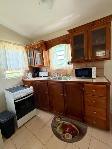 Hill Top Cottage in Saint Martin