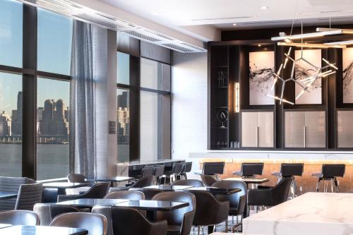 Residence Inn by Marriott Weehawken - image 6