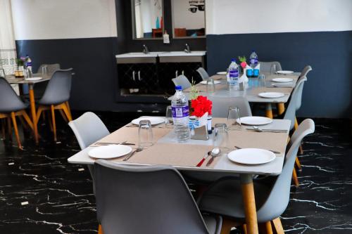 Restaurant, HOTEL ARADHANA INN in Yercaud