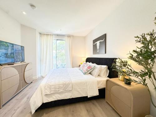 Close to Irvine IVC&UCI gate community2b &3b house more than 30nights