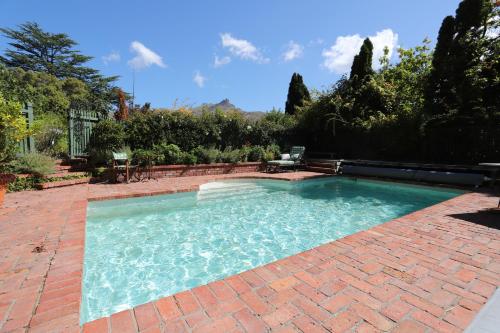 Swimming pool, Casterton Cottage, paradise garden with spa in Mount Pleasant