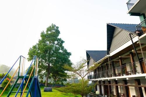 Buitenkant, Jungle View Resort in Thavinhal