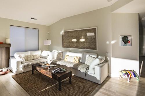 Laguna Retreat 30 Day Minimum home