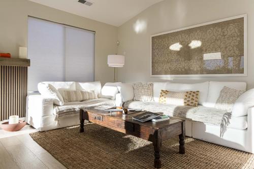 Laguna Retreat 30 Day Minimum home