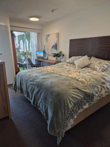 Apartment with View image 4