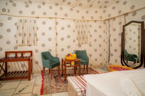 Khamma Ghani Resort with pool