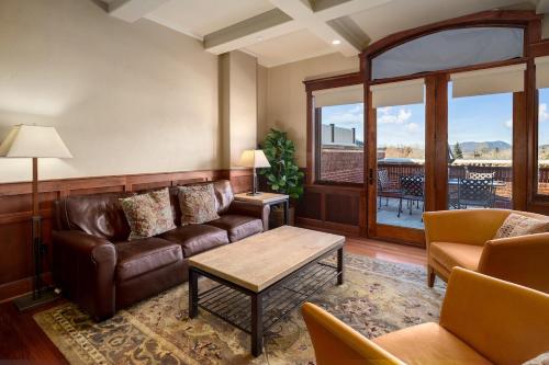 The Victoria 4 Condo - main image