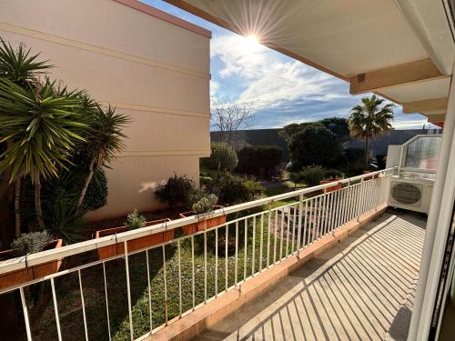 Balcony/terrace, Appartement proche plages et parcs attractions Frejus near Les Potiers