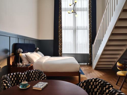 2 queen beds