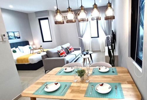 Stylish Iconic Regency #Queensbay Mall#FIZ#Airport, Ipoh