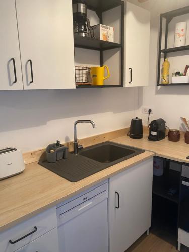 Kitchen, Chalet chaleureux et fonctionnel in Laguiole