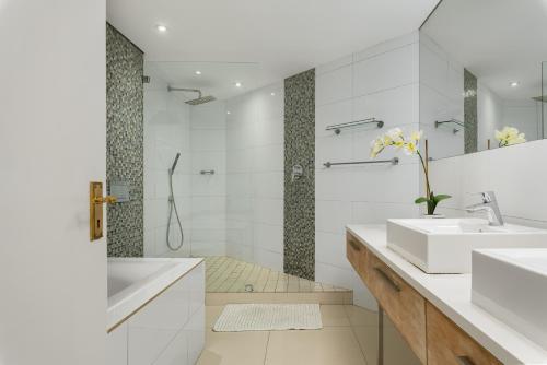 Spacious Luxury Apartment - Waterfront - image 2