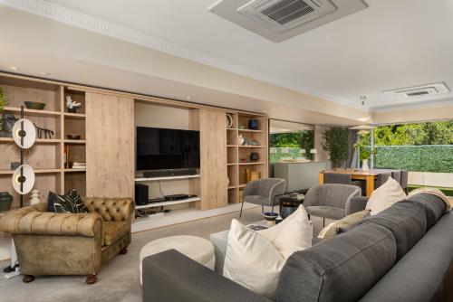 Spacious Luxury Apartment - Waterfront - main image