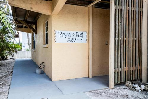 Snyders Rest A in Holmes Beach, USA