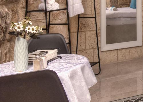 設施, קשתות - מתחם אבן בצפת העתיקה - Kshatot - Stone Complex in Old Tzfat in 薩法德