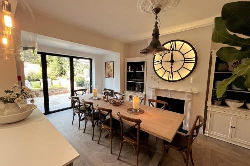 Stunning Town House in City Centre- Free Parking!, Bath (photo 3)