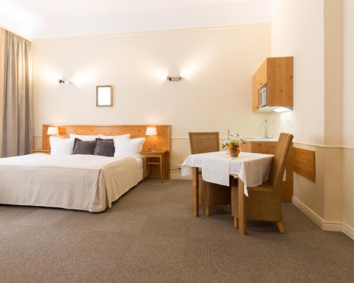 Unitas Hotel - image 12