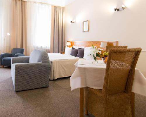 Unitas Hotel - image 5