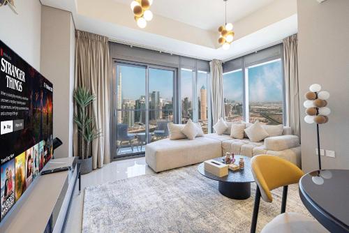 Modern 3-Bedroom Apartment with Breathtaking City Views, Dubai
