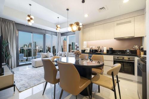 Modern 3-Bedroom Apartment with Breathtaking City Views, Dubai (photo 3)