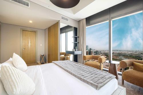 Modern 3-Bedroom Apartment with Breathtaking City Views, Dubai (photo 9)