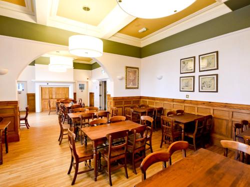 YHA Haworth - Partner