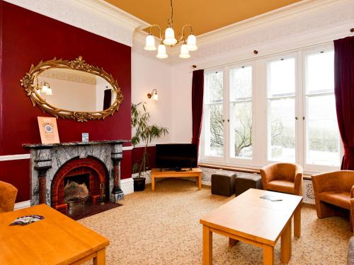 YHA Haworth - Partner