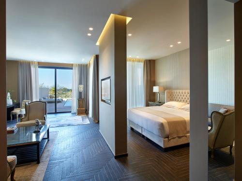 Pelagos Suites Hotel & Spa - image 8