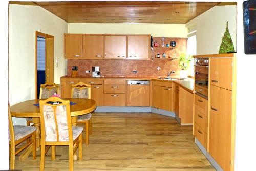 Messe-Zimmer TuS-Treff - image 5