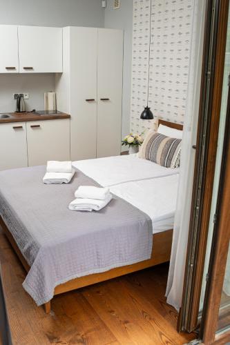 Standard Double Room with Kitchenette image 10