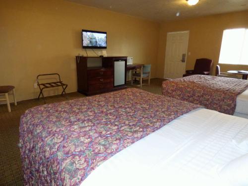 Economy Inn & Suites