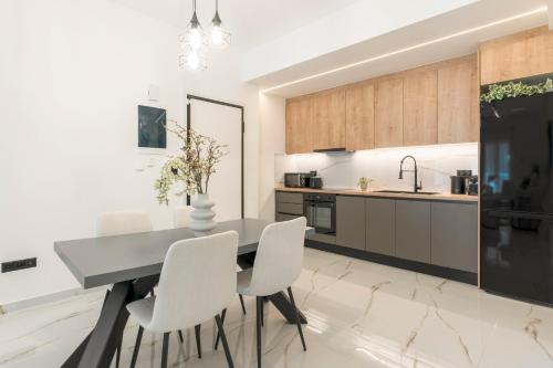 Adorable 2BR Apartment in Neos Kosmos by UPSTREET - image 13