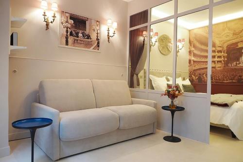 Palais royal apartment - image 6