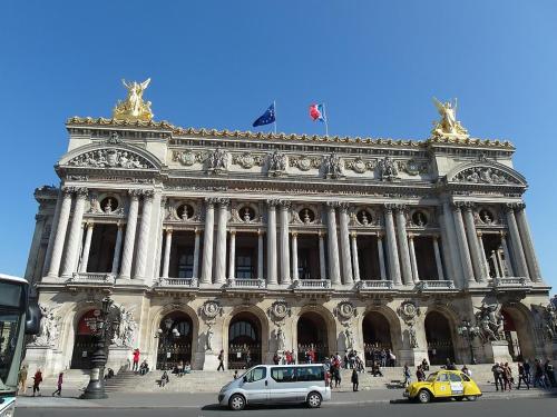 Palais royal apartment - main image