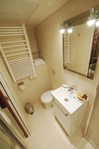 Palais royal apartment - image 7